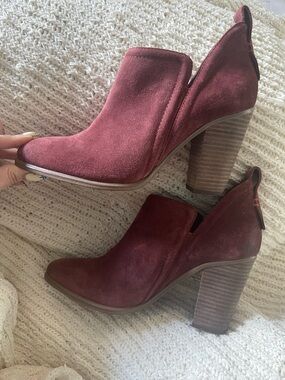 Vince Camuto Burgundy Suede Cutout Ankle Booties